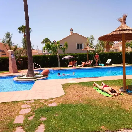 Ideal Couple, Small House With Terrace, Bbq And Area Pool *